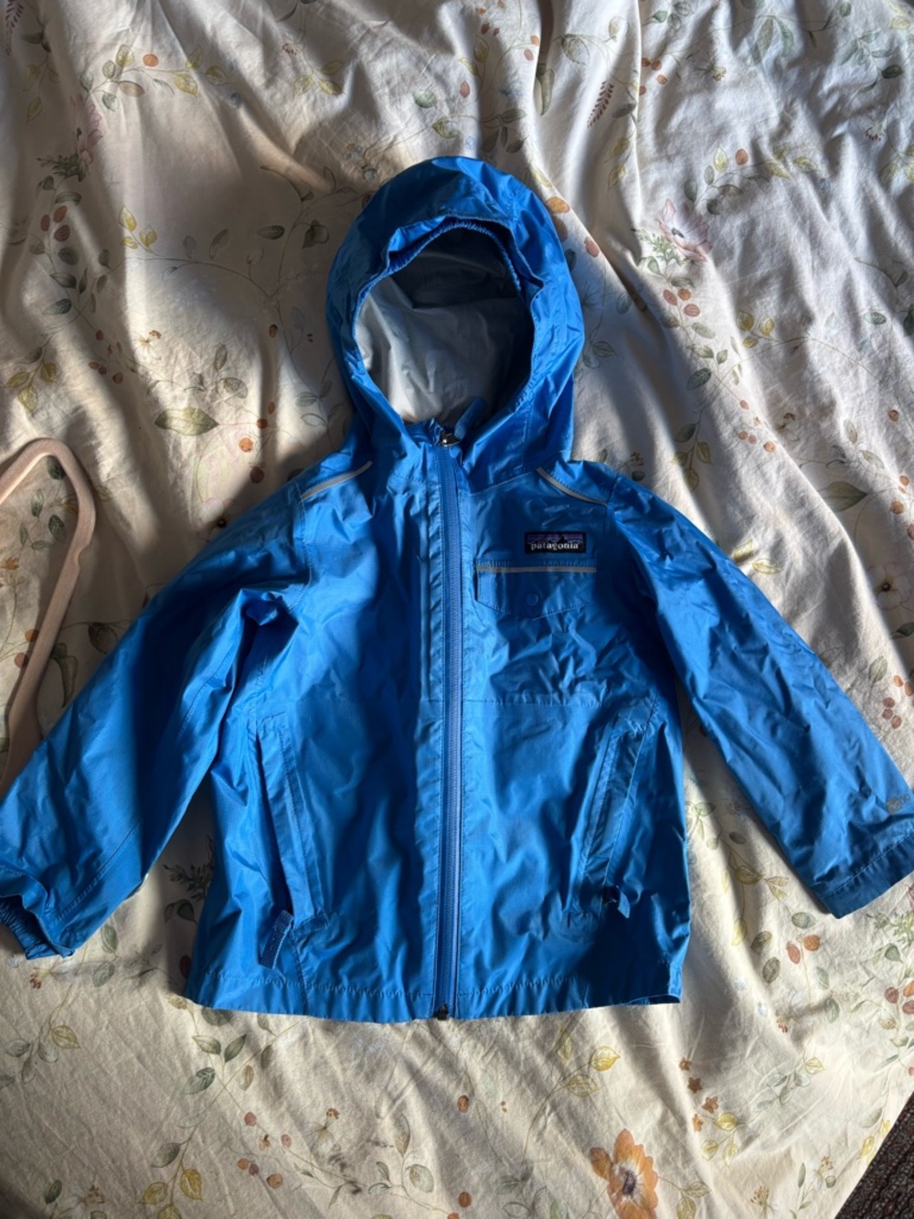 Patagonia Bright Blue Kids Hooded Rain Jacket windbreaker 2t